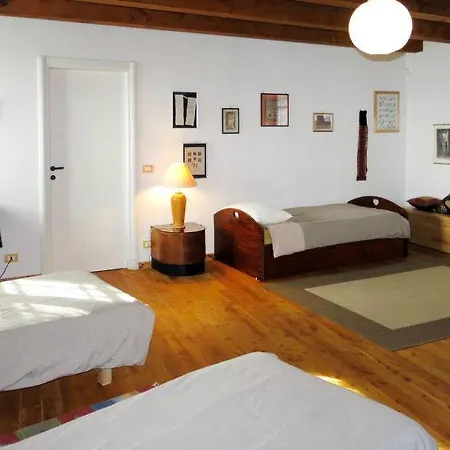 Scorrone Sleeps 16 Pool Wifi Feriehus Cossano Belbo
